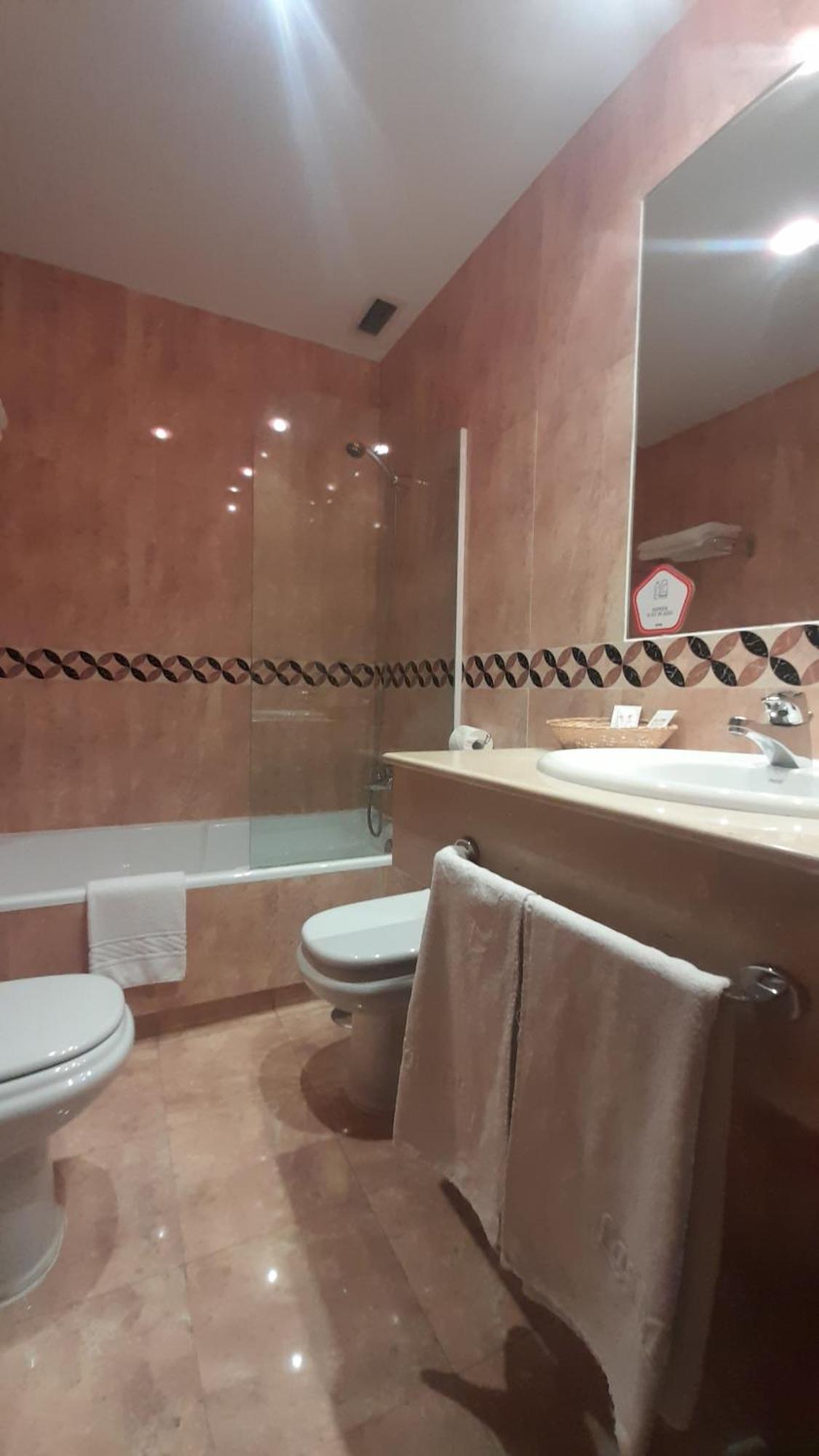 Hotel Las Moreras Leon Ngoại thất bức ảnh
