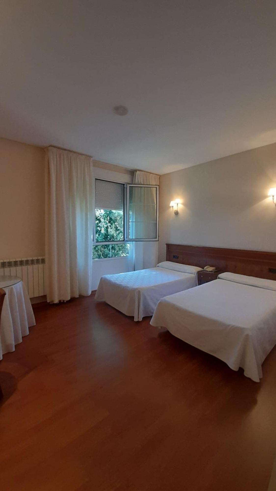 Hotel Las Moreras Leon Ngoại thất bức ảnh